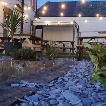 Hotel The Captain Cook 4*
