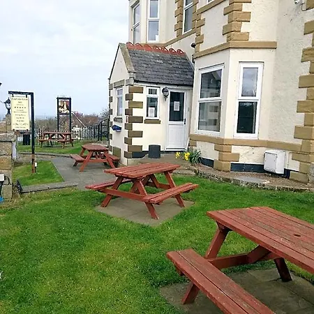 The Captain Cook 4*
